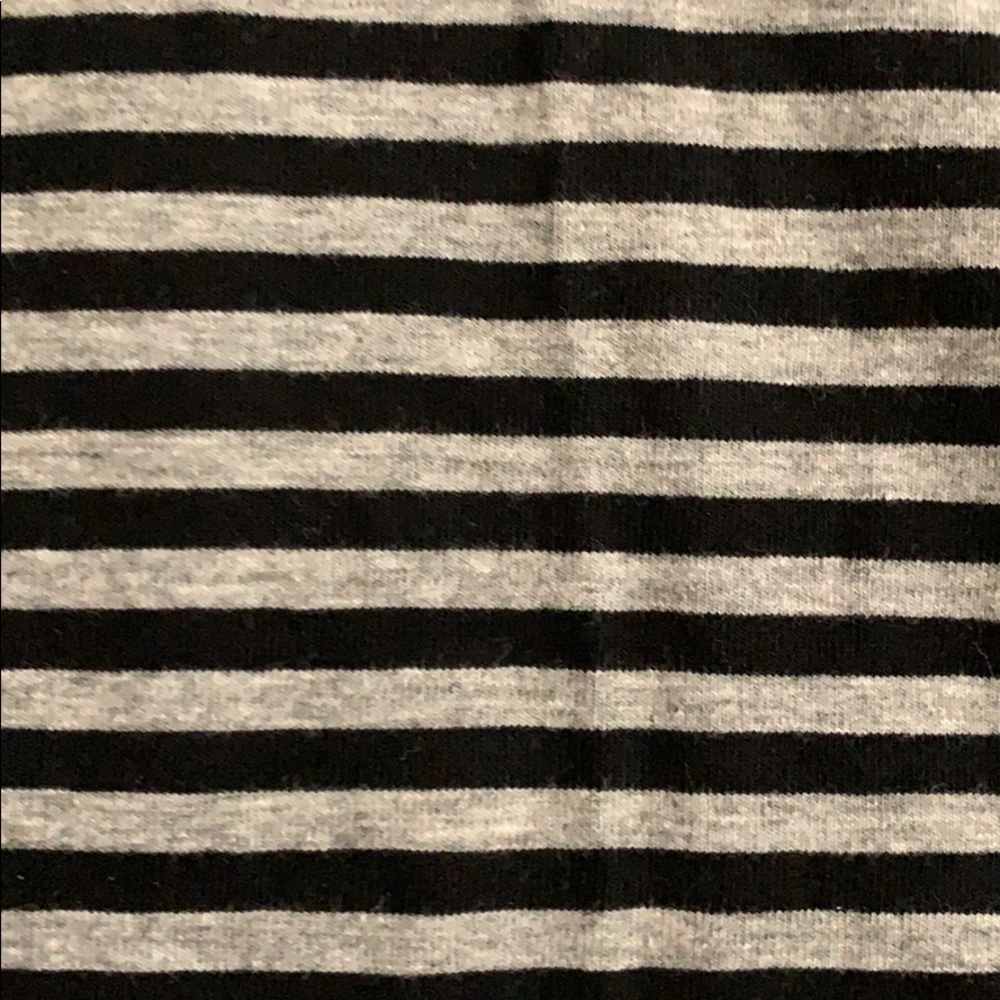 Divided black and gray fitted dress. By H&M. - Picture 2 of 4